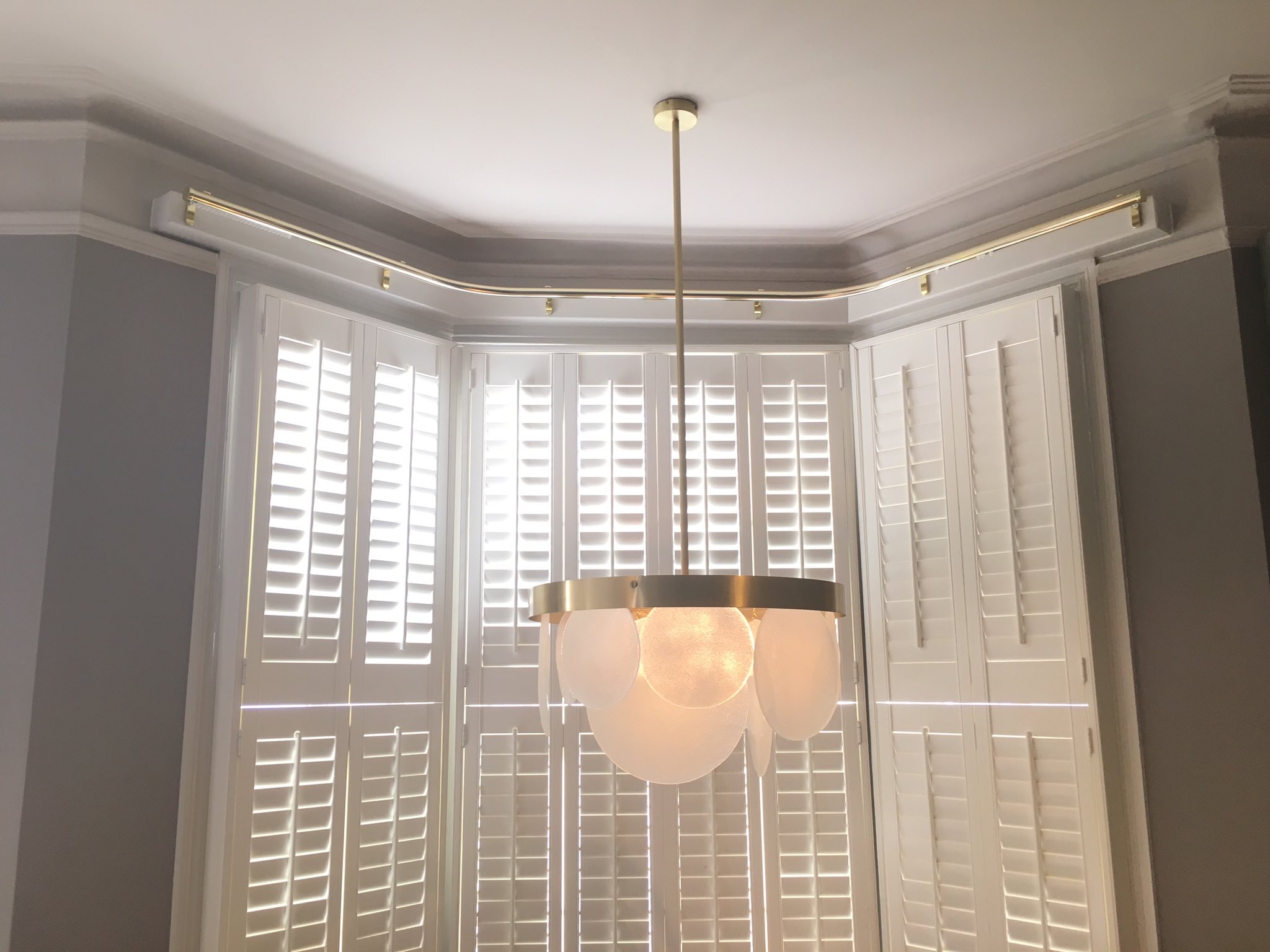 Expert installation of Venetian blinds
